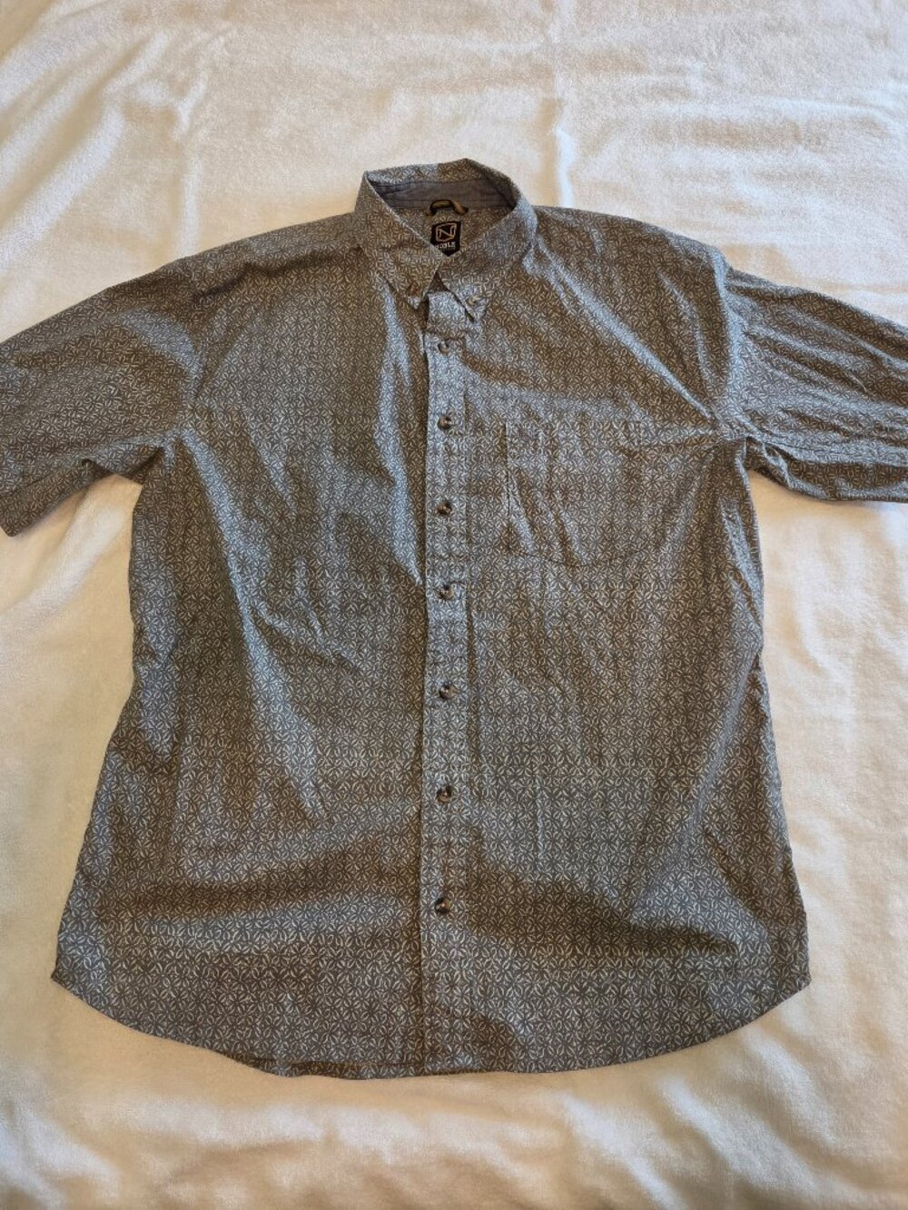 Noble Outfitters Mens XL Short Sleeve Button Down Shirt Gray / White Stretch